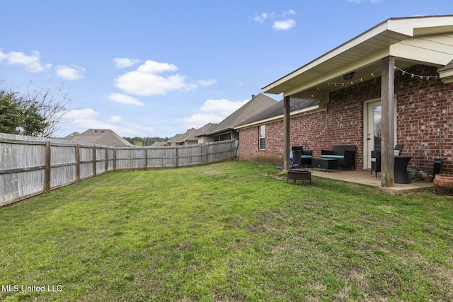 view of yard featuring a fenced backyard and a patio area