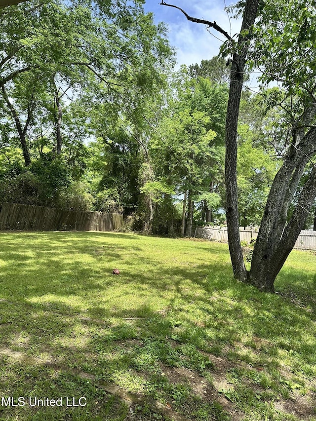 1420 S 9th Ave, Columbus, MS 39701 - view of yard with fence