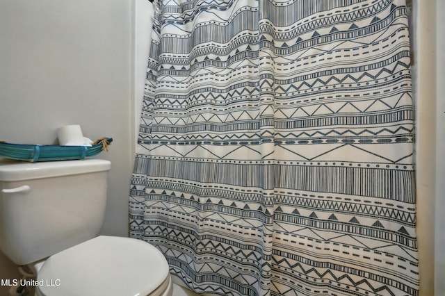 13240 Wolf River Rd, Gulfport, MS 39503 - full bath with toilet and a shower with shower curtain