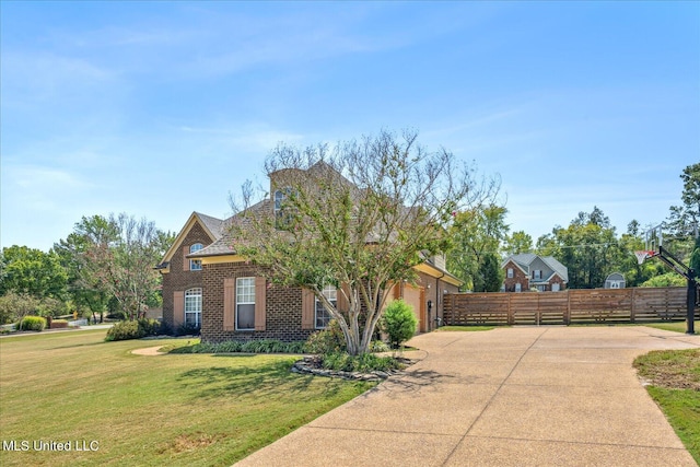 view of front of house with a front lawn