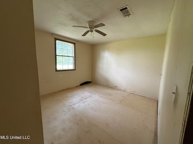 spare room featuring ceiling fan