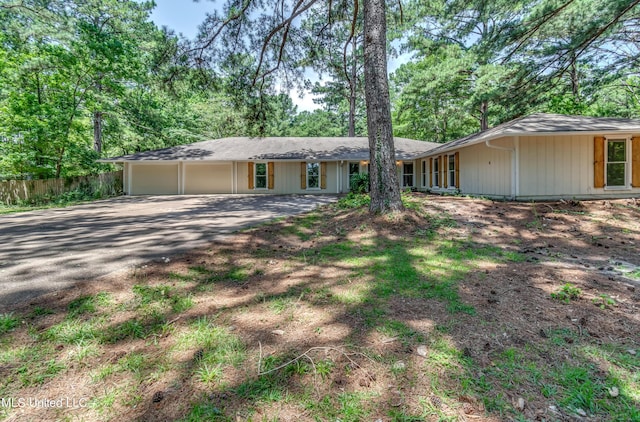 551 Holly Bush Rd, Brandon, MS 39047 - single story home featuring fence, driveway, and an attached carport