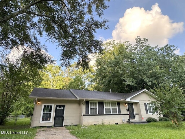 5448 Crepe Myrtle Dr, Jackson, MS 39206 - ranch-style home with brick siding