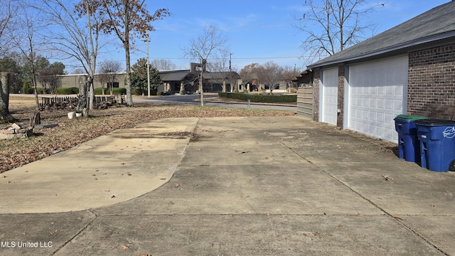 view of yard with a garage