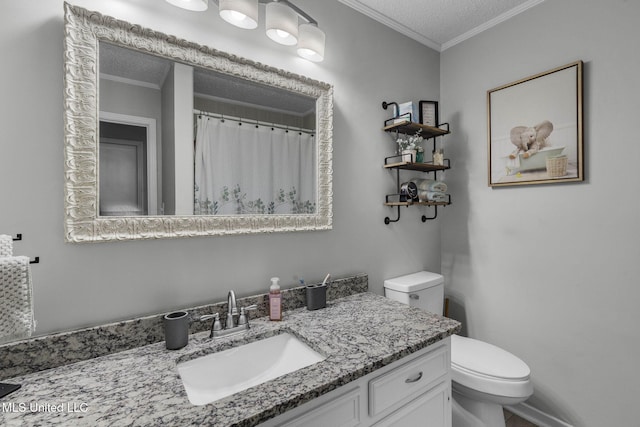 full bath featuring a textured ceiling, toilet, ornamental molding, vanity, and a shower with curtain