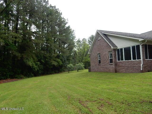 8 Auburn Ln, Hattiesburg, MS 39401 - view of green lawn