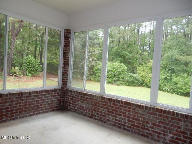 8 Auburn Ln, Hattiesburg, MS 39401 - view of unfurnished sunroom