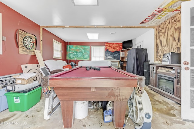 231 Hickory Ln, Batesville, MS 38606 - recreation room featuring concrete flooring and billiards table