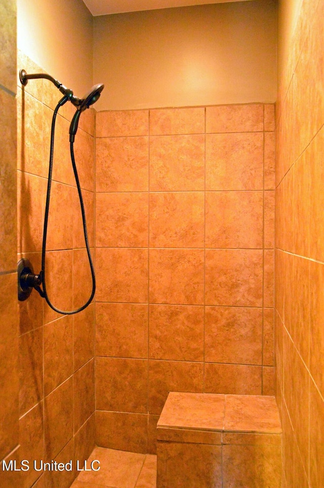 1088 S Red Banks Rd, Byhalia, MS 38611 - bathroom featuring tiled shower