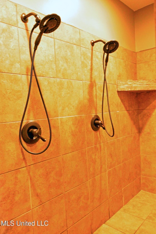 1088 S Red Banks Rd, Byhalia, MS 38611 - bathroom featuring tiled shower