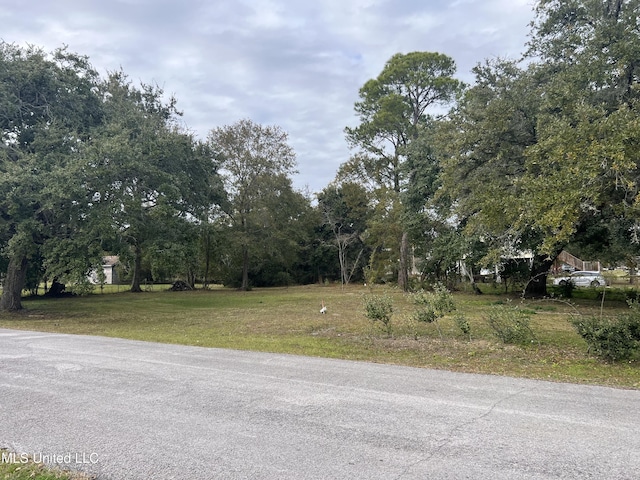 Listing photo 3 for 801 14th St, Pascagoula MS 39567