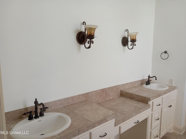 38 3rd St, Cleveland, MS 38732 - bathroom featuring vanity