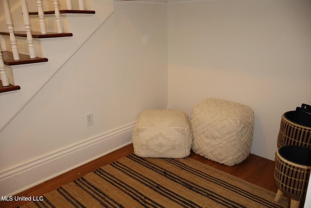 1009 Resca De La Palma St, Pascagoula, MS 39567 - sitting room with wood finished floors