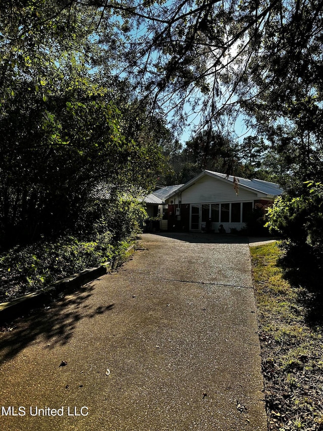 view of front facade