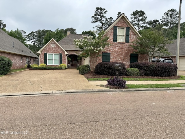 771 Versailles Dr, Ridgeland, MS 39157 - traditional home featuring brick siding and concrete driveway