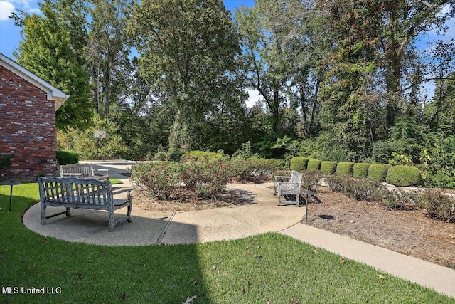 607 Tiffintown Rd, Vicksburg, MS 39183 - view of yard featuring a patio