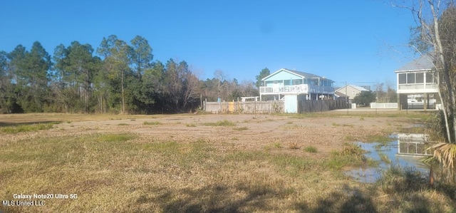 Listing photo 3 for 210 Water St, Waveland MS 39576