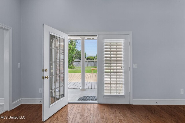 706 Danforth Dr, Madison, MS 39110 - entryway featuring baseboards and wood finished floors