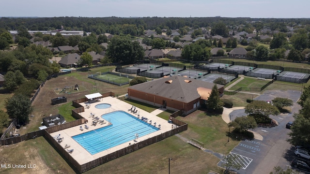 706 Danforth Dr, Madison, MS 39110 - bird's eye view of a pool