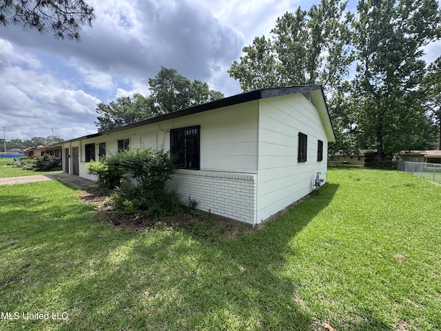 3327 Casa Grande Cir, Jackson, MS 39209 - view of side of home featuring brick siding