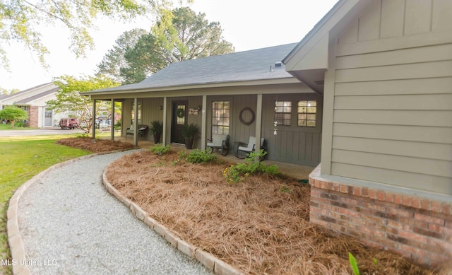 118 Dogwood Trl, Brandon, MS 39047 - entrance to property featuring a porch
