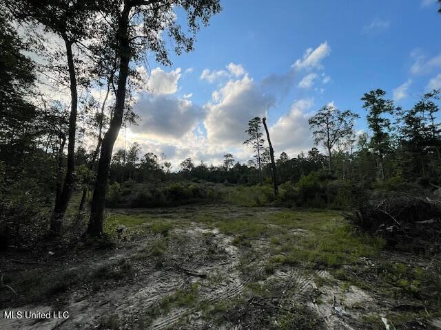 12409 Lorraine Rd, Biloxi, MS 39532