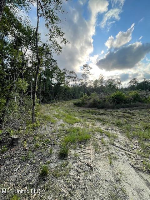 12409 Lorraine Rd, Biloxi, MS 39532