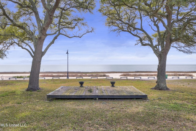 view of yard with a water view