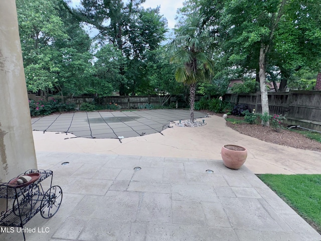 236 Sawbridge Dr, Ridgeland, MS 39157 - fenced backyard featuring a patio