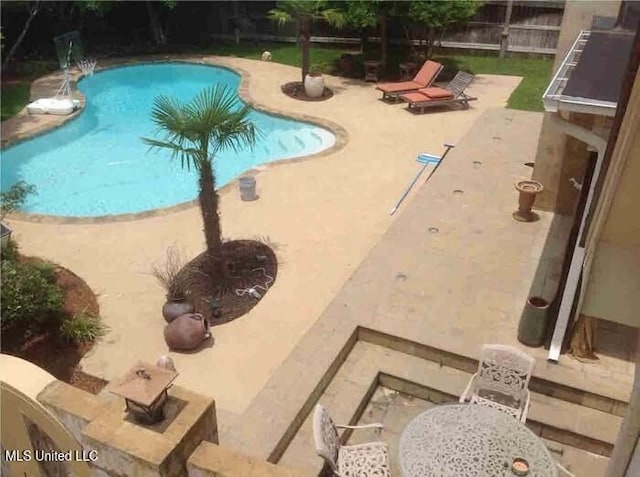 236 Sawbridge Dr, Ridgeland, MS 39157 - outdoor pool featuring a patio