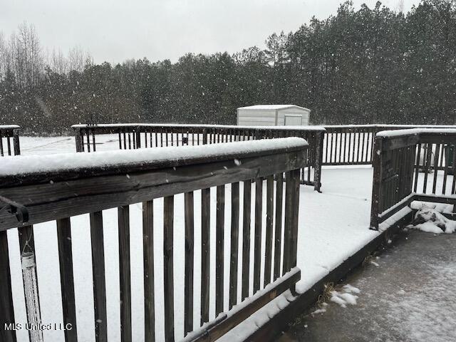 3820 Beamon Rd, Kosciusko, MS 39090 - view of snow covered deck