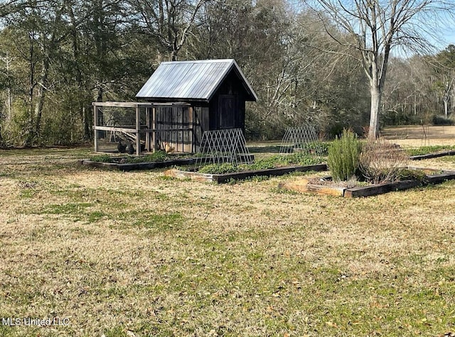 view of outdoor structure with an outbuilding