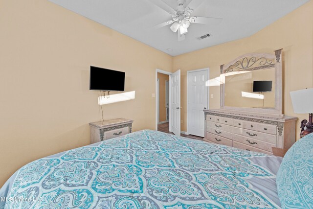 bedroom featuring ceiling fan