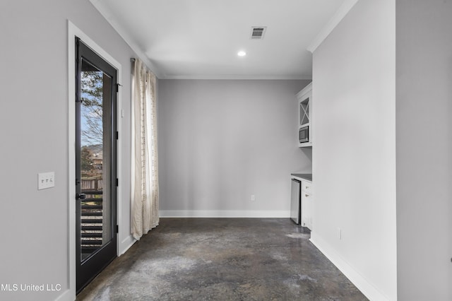 interior space with baseboards, visible vents, crown molding, concrete flooring, and recessed lighting