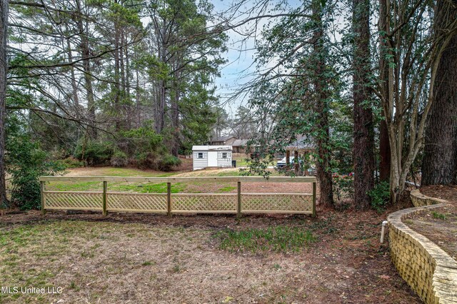 911 Newitt Vick Dr, Vicksburg, MS 39183 - view of yard