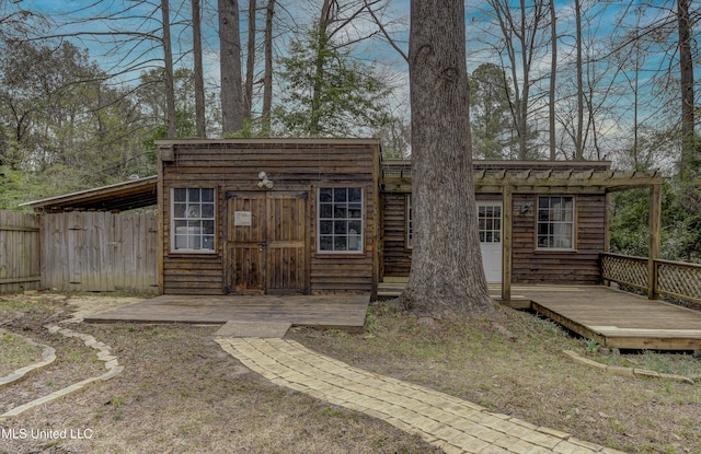 911 Newitt Vick Dr, Vicksburg, MS 39183 - view of outdoor structure featuring a pergola