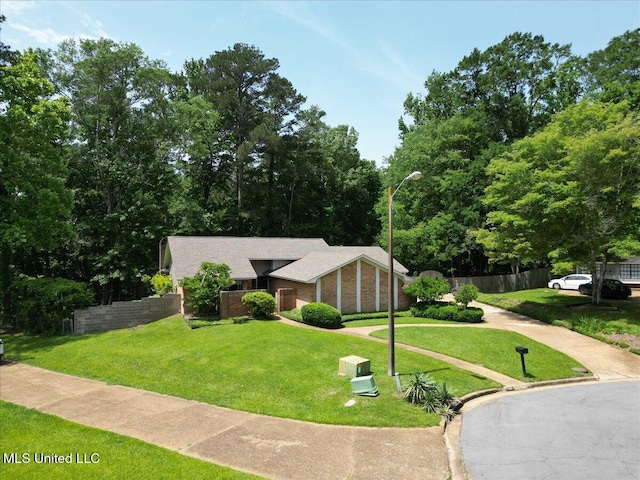 555 Rusk Dr, Brandon, MS 39047 - view of mid-century modern home