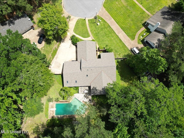 555 Rusk Dr, Brandon, MS 39047 - view of subject property featuring a pool