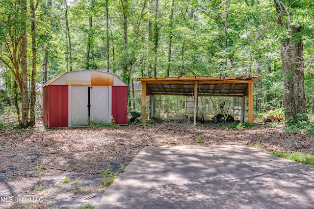 354 Lakeway Dr, Brandon, MS 39047 - view of yard with a forest view