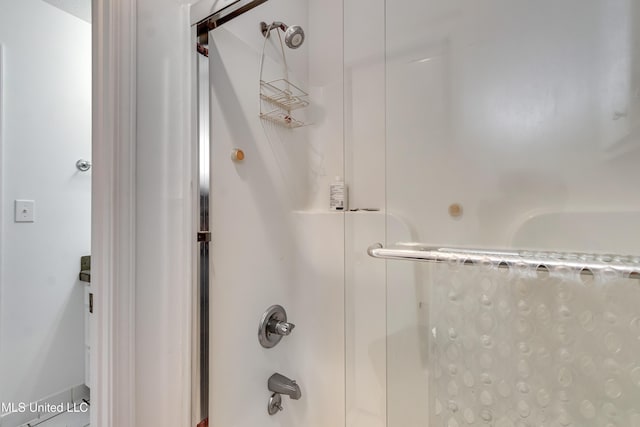 354 Lakeway Dr, Brandon, MS 39047 - full bath featuring  shower combination