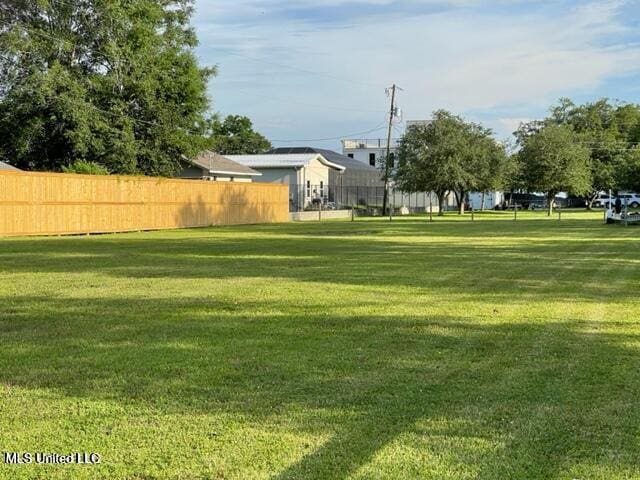 746 E 2nd St, Pass Christian, MS 39571