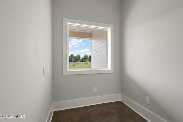 850 Glenwild Cir, Canton, MS 39046 - empty room with baseboards