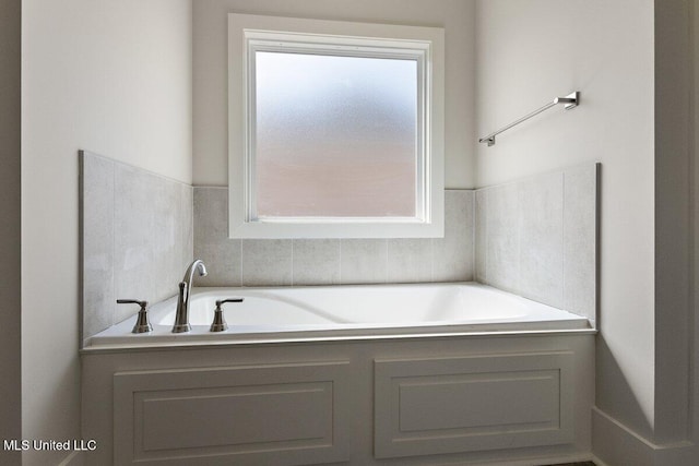 850 Glenwild Cir, Canton, MS 39046 - bathroom featuring a garden tub