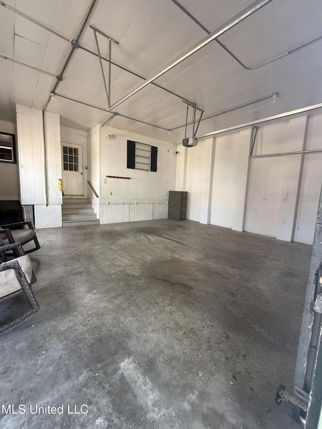 518 Main St, Natchez, MS 39120 - garage with a garage door opener