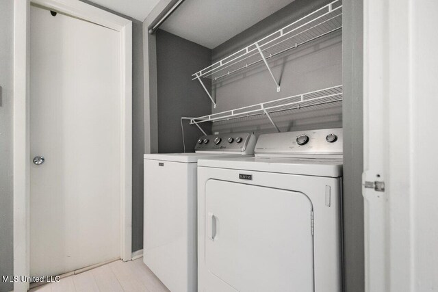 5155 Wayneland Dr Unit F6, Jackson, MS 39211 - laundry room featuring washer and dryer