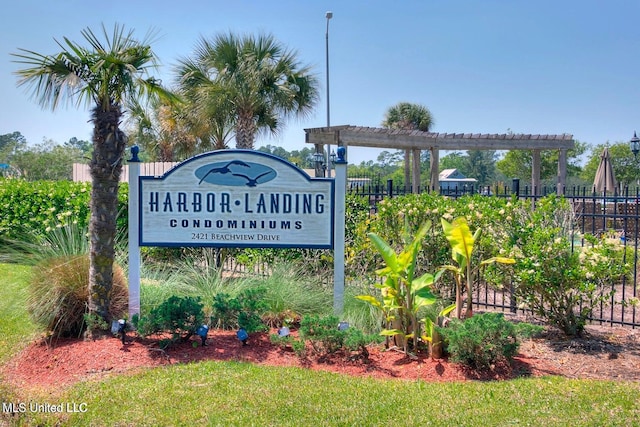 view of community / neighborhood sign