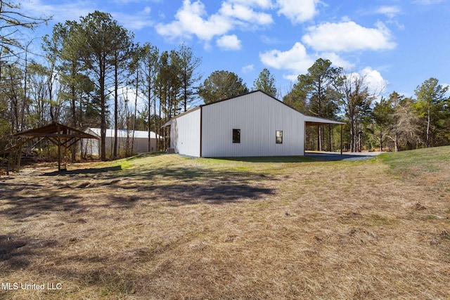 exterior space featuring a yard