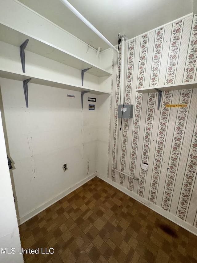 305 N Heard St, Senatobia, MS 38668 - view of walk in closet
