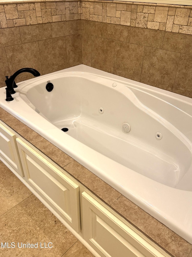 bathroom featuring a tub