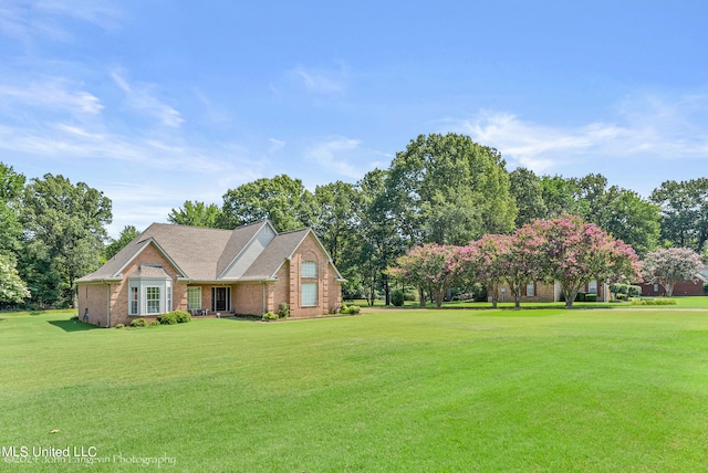 view of front of house with a front yard